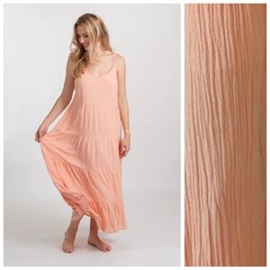 Chic Coral Tiered Vneck Maxi Dress With Lace Trim Size Large